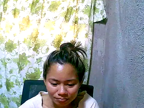 Snapshot of Sweeetgurll chatting on 09-15-25, 12:44 Sweeetgurll online show from 09-15-25, 12:44