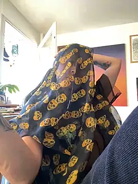 Snapshot of PuraTinta_miau chatting on 11-18-25, 03:15 PuraTinta miau online show from 11-18-25, 03:15