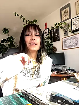 Snapshot of PuraTinta_miau chatting on 11-12-25, 11:25 PuraTinta miau online show from 11-12-25, 11:25