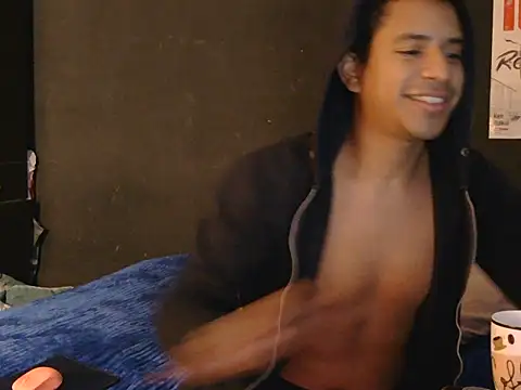 Snapshot of latinboybigdick chatting on 09-10-25, 04:55 latinboybigdick online show from 09-10-25, 04:55