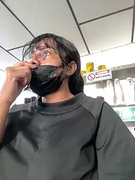 Kyra  Rose online show from 12-19-25, 07:27