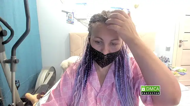 Snapshot of EmilyMali chatting on 10-14-25, 06:08 EmilyMali online show from 10-14-25, 06:08