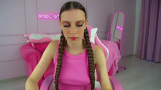 VeronicaVances online show from 09-19-25, 06:12