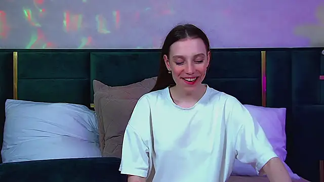 VeronicaVances online show from 06-05-26, 06:40
