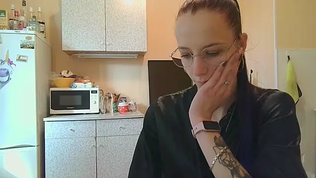 Snapshot of Lucy_Divine chatting on 09-15-25, 10:48 Lucy Divine online show from 09-15-25, 10:48