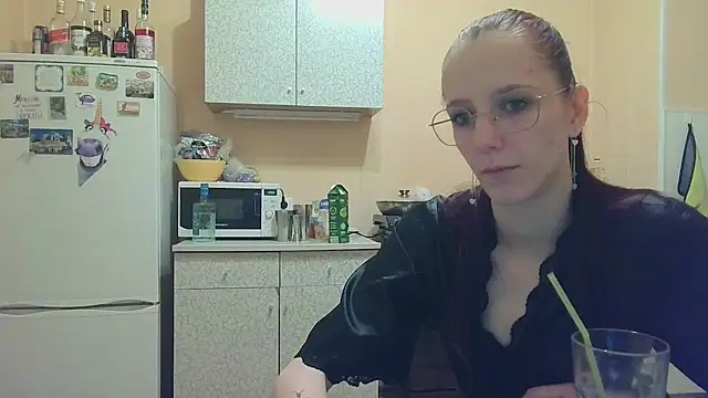 Lucy Divine online show from 11-24-25, 12:10