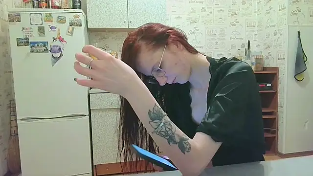 Lucy Divine online show from 12-04-25, 09:58