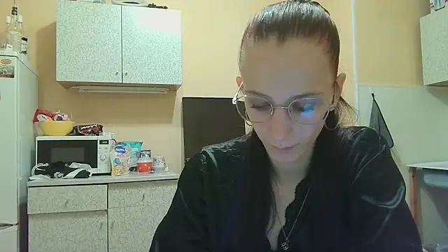 Snapshot of Lucy_Divine chatting on 09-18-25, 08:45 Lucy Divine online show from 09-18-25, 08:45