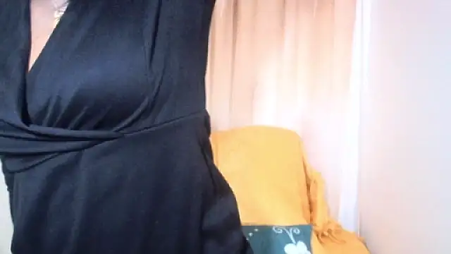 Indianpeaches online show from 10-22-25, 05:51