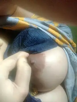 Snapshot of Cute_dolly23 chatting on 07-24-26, 04:41 Cute dolly23 online show from 07-24-26, 04:41
