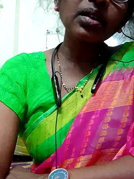 Snapshot of hotmahitha chatting on 06-07-26, 07:19 hotmahitha online show from 06-07-26, 07:19