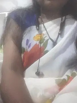 Snapshot of hotmahitha chatting on 05-13-26, 12:39 hotmahitha online show from 05-13-26, 12:39