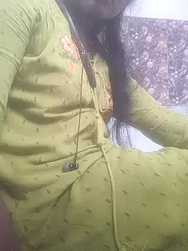 Snapshot of hotmahitha chatting on 05-14-26, 04:09 hotmahitha online show from 05-14-26, 04:09