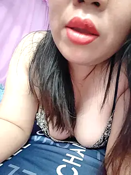 Snapshot of Julyy08 chatting on 09-21-25, 03:06 Julyy08 online show from 09-21-25, 03:06