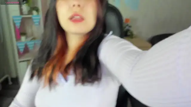 Alis Platt online show from 10-14-25, 01:17