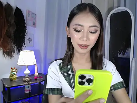 lovely kiannaHugecock online show from 01-16-26, 05:17