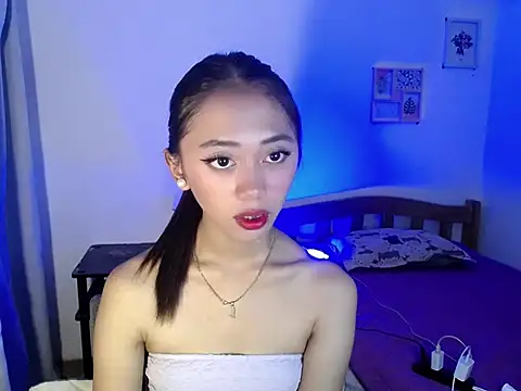 lovely kiannaHugecock online show from 03-07-26, 07:48