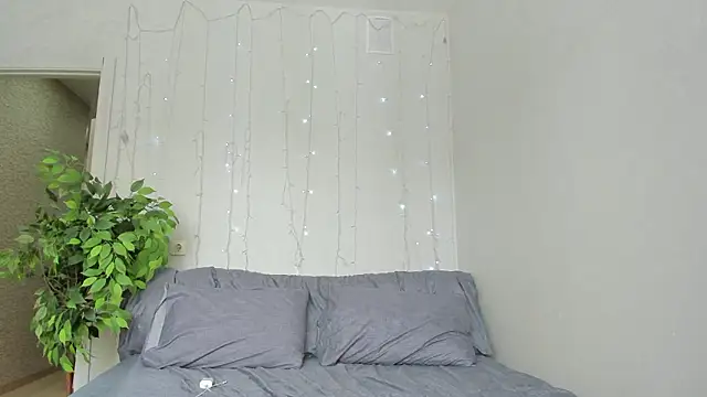 Kelly Gerzikaa online show from 03-22-26, 04:27