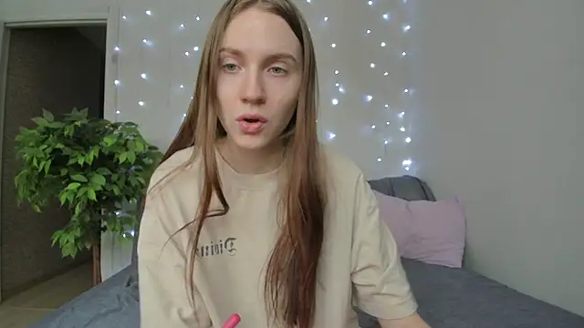 Kelly Gerzikaa online show from 12-21-25, 03:41