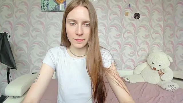Kelly Gerzikaa online show from 06-18-26, 03:49