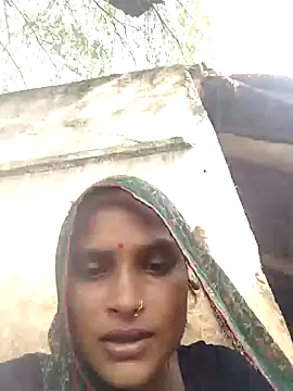 Snapshot of Sapna9685 chatting on 09-15-25, 04:35 Sapna9685 online show from 09-15-25, 04:35