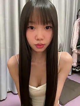 Snapshot of xinyu789 chatting on 04-18-26, 01:24 xinyu789 online show from 04-18-26, 01:24