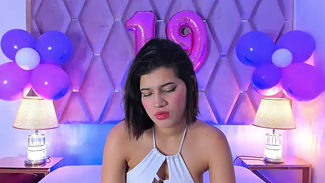 Snapshot of MaskedGirl_ chatting on 09-14-25, 11:54 MaskedGirl online show from 09-14-25, 11:54