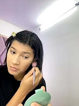 Snapshot of MaskedGirl_ chatting on 09-30-25, 11:38 MaskedGirl online show from 09-30-25, 11:38