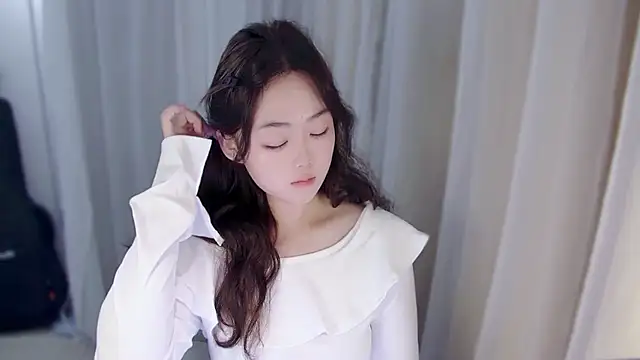 YUANYUAN-A online show from 11-11-25, 09:04