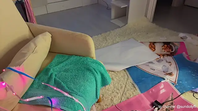 Snapshot of lxsundollyxl chatting on 12-20-25, 04:15 lxsundollyxl online show from 12-20-25, 04:15