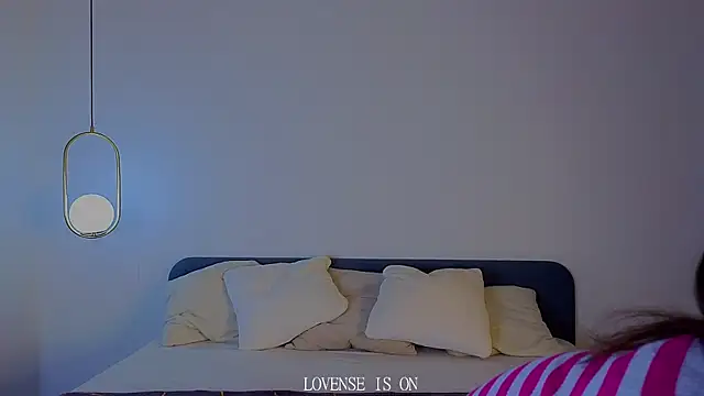 BritniBers online show from 11-21-25, 01:26