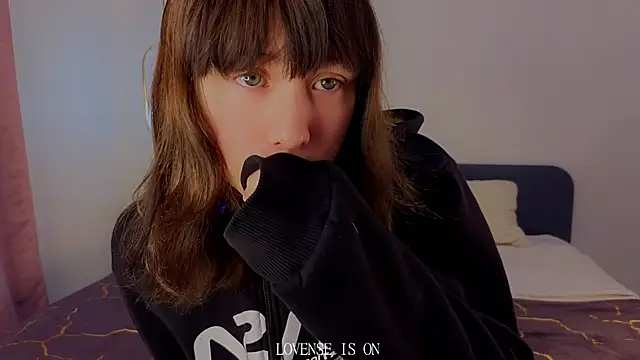 BritniBers online show from 11-30-25, 02:12