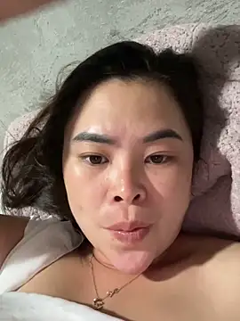 Snapshot of han-cute chatting on 09-11-25, 04:07 han-cute online show from 09-11-25, 04:07