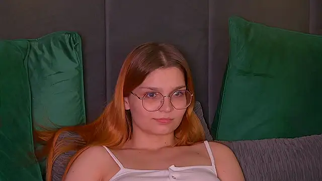 BellaMarebelle online show from 10-24-25, 04:39