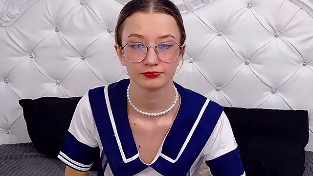 MaeLili online show from 12-15-25, 12:49