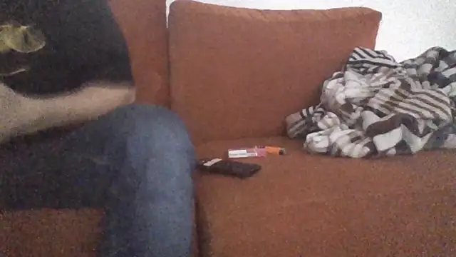 Snapshot of elchavalin chatting on 12-18-25, 04:00 elchavalin online show from 12-18-25, 04:00