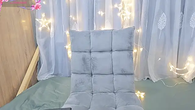 Snapshot of Jade-0906 chatting on 09-13-25, 03:06 Jade-0906 online show from 09-13-25, 03:06