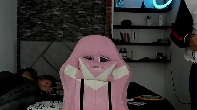 Snapshot of Sexxyy_Couple_ chatting on 03-01-26, 05:07 Sexxyy Couple online show from 03-01-26, 05:07