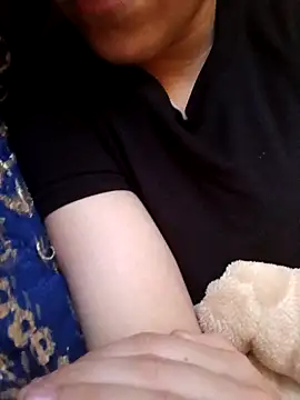 Snapshot of Ahalm chatting on 10-01-25, 02:43 Ahalm online show from 10-01-25, 02:43