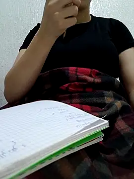 Snapshot of Ahalm chatting on 10-06-25, 08:09 Ahalm online show from 10-06-25, 08:09