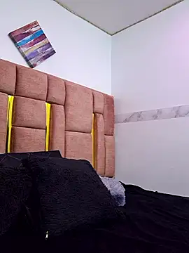 KENDALL ART online show from 01-09-26, 03:57