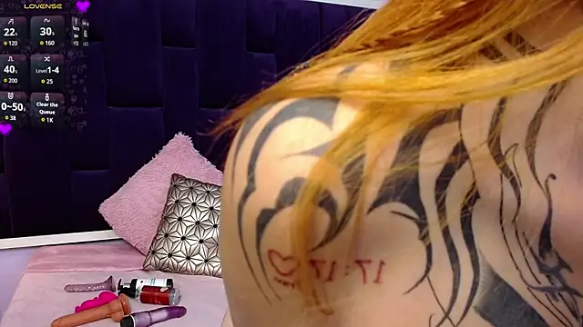 Snapshot of antonellabrith chatting on 09-22-25, 07:09 antonellabrith online show from 09-22-25, 07:09