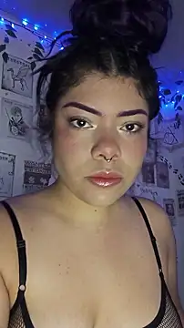 Snapshot of violetaa_castro chatting on 10-24-25, 04:17 violetaa castro online show from 10-24-25, 04:17