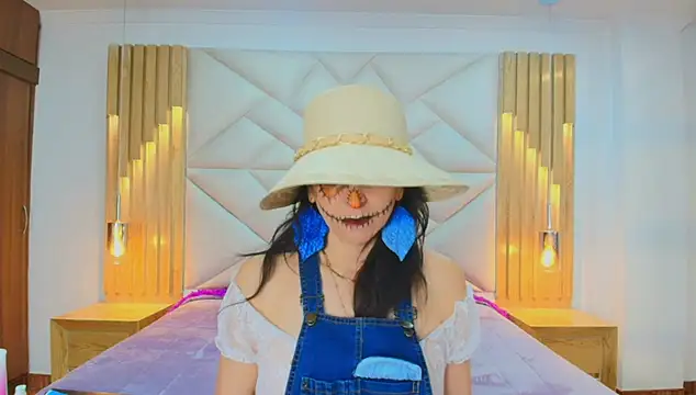 Snapshot of allie_pearl chatting on 10-31-25, 11:51 allie pearl online show from 10-31-25, 11:51