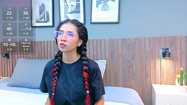 luna roja25 online show from 09-15-25, 01:33