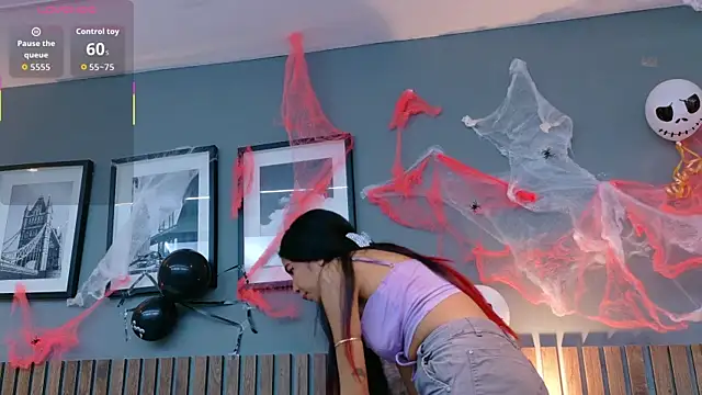 luna roja25 online show from 10-20-25, 01:33