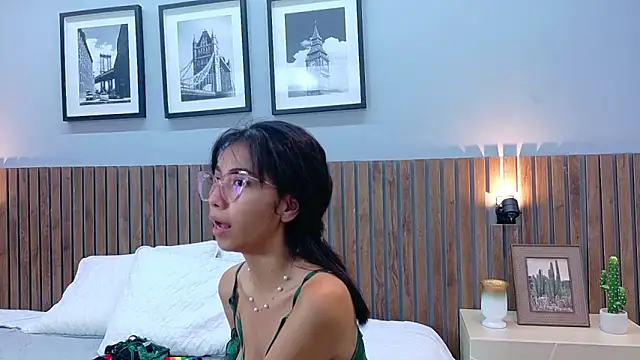 luna roja25 online show from 02-25-26, 02:06