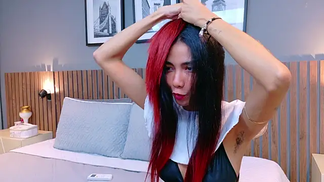 luna roja25 online show from 09-18-25, 01:03