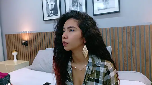 luna roja25 online show from 11-28-25, 01:22