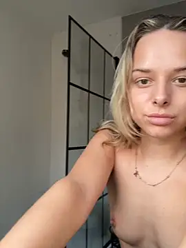 KayleeBella online show from 03-04-26, 04:59